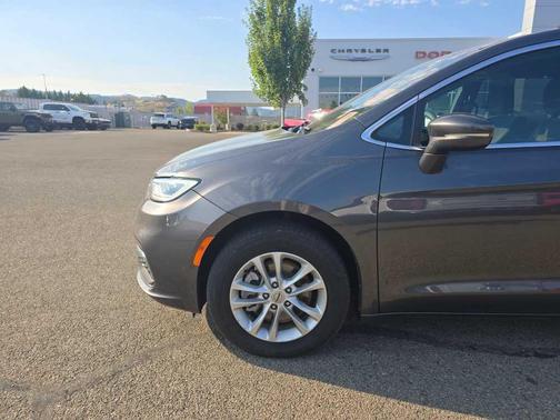 2022 Chrysler Pacifica Touring
