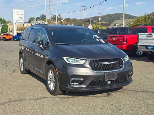 2022 Chrysler Pacifica Touring