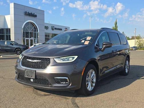 2022 Chrysler Pacifica Touring