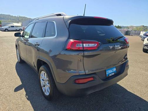 Granite Crystal Clearcoat Metallic 2018 Jeep Cherokee Latitude Plus