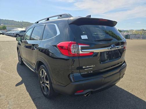 Crystal Black Silica 2023 Subaru Ascent Limited 7-Passenger