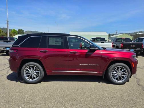 2025 Jeep Grand Cherokee Summit