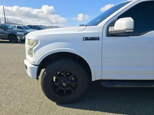 Oxford White 2016 Ford F-150 Lariat