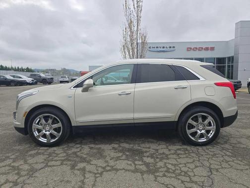 Bronze Dune Metallic 2017 Cadillac XT5 Platinum