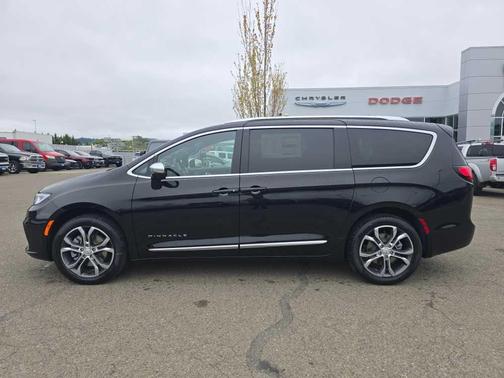 Diamond Black 2026 Chrysler Pacifica Pinnacle