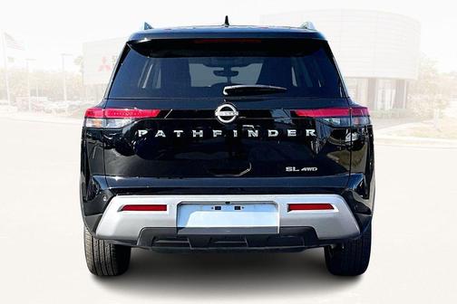 2025 Nissan Pathfinder SL 4WD