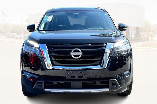 2025 Nissan Pathfinder SL 4WD