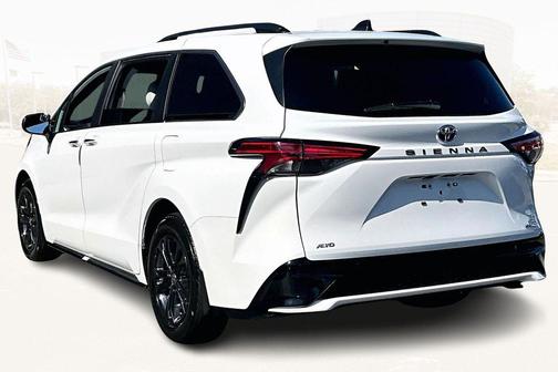 2024 Toyota Sienna XSE 7 Passenger