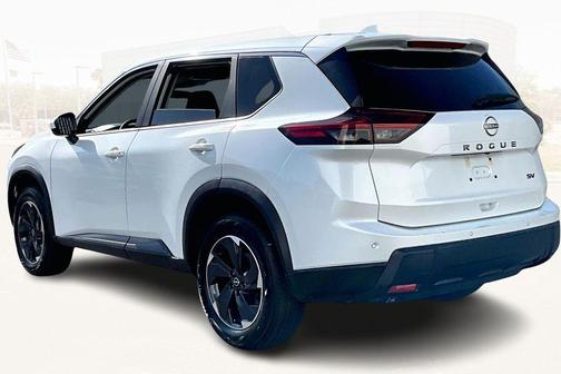 Everest White Pearl 2024 Nissan Rogue SV