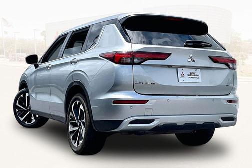 Alloy Silver Metallic 2024 Mitsubishi Outlander SE S-AWC