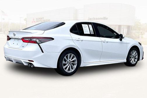 Ice Cap 2024 Toyota Camry SE
