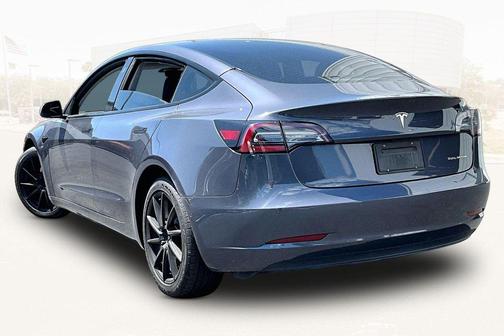 Midnight Silver Metallic 2022 Tesla Model 3 Long Range