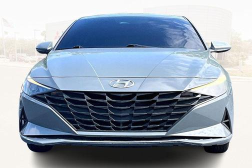 2023 Hyundai ELANTRA SE