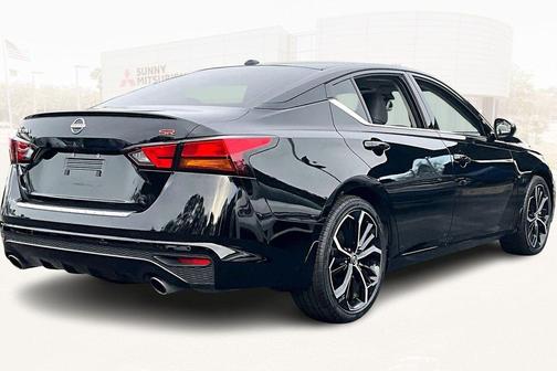 2023 Nissan Altima SR FWD