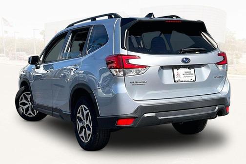 Ice Silver Metallic 2024 Subaru Forester Premium