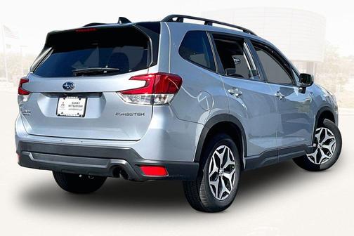 Ice Silver Metallic 2024 Subaru Forester Premium