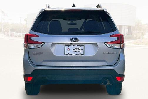 Ice Silver Metallic 2024 Subaru Forester Premium