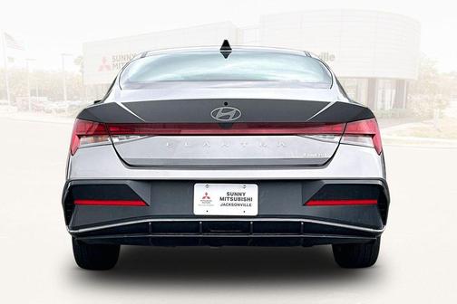 Fluid Metal 2025 Hyundai ELANTRA Limited
