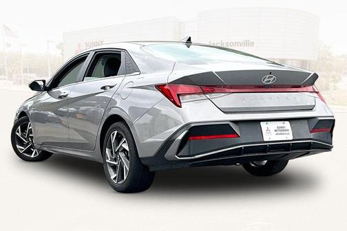 Fluid Metal 2025 Hyundai ELANTRA Limited