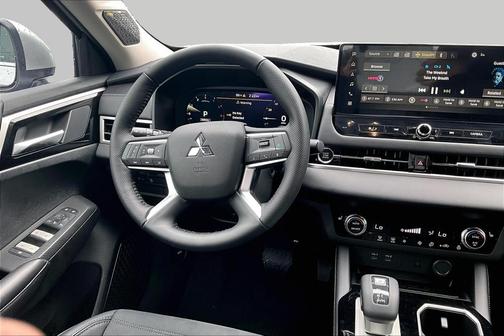 Alloy Silver Metallic 2026 Mitsubishi Outlander SE