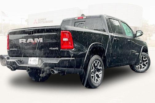 Diamond Black Crystal Pearlcoat 2025 RAM 1500 Laramie
