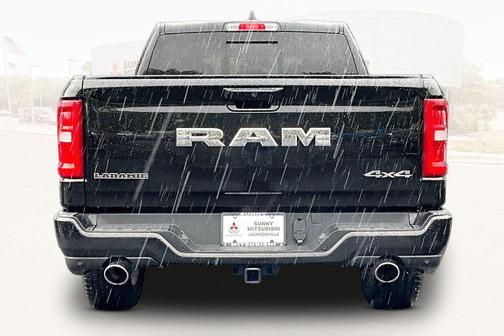 Diamond Black Crystal Pearlcoat 2025 RAM 1500 Laramie