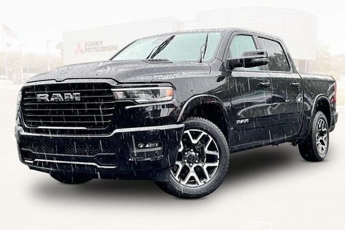 Diamond Black Crystal Pearlcoat 2025 RAM 1500 Laramie