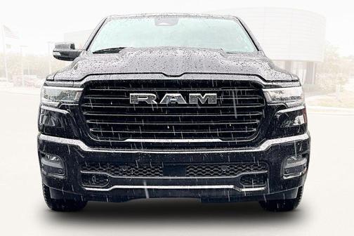 Diamond Black Crystal Pearlcoat 2025 RAM 1500 Laramie