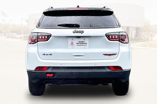 Bright White Clearcoat 2025 Jeep Compass Trailhawk