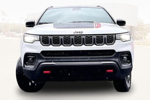 Bright White Clearcoat 2025 Jeep Compass Trailhawk