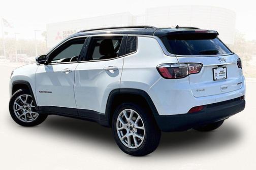 Bright White Clearcoat 2025 Jeep Compass Limited