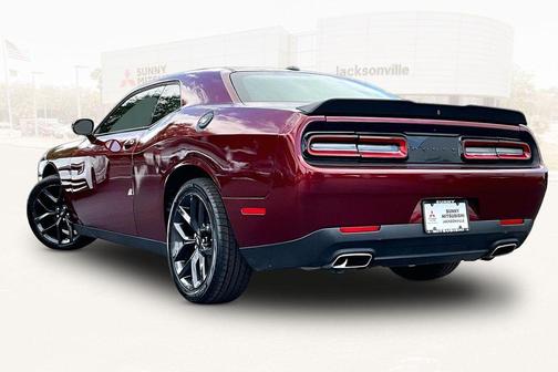 Octane Red Pearlcoat 2022 Dodge Challenger SXT