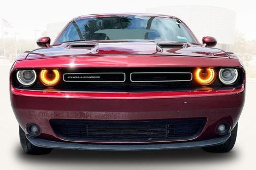 Octane Red Pearlcoat 2022 Dodge Challenger SXT