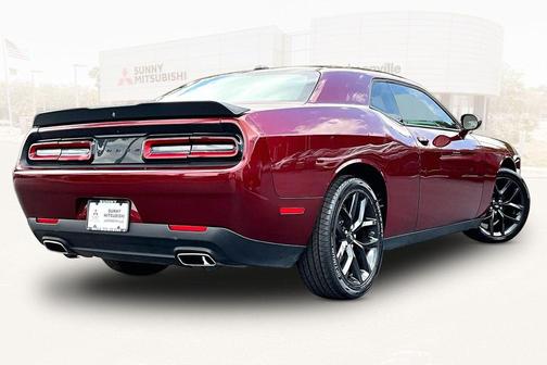 Octane Red Pearlcoat 2022 Dodge Challenger SXT