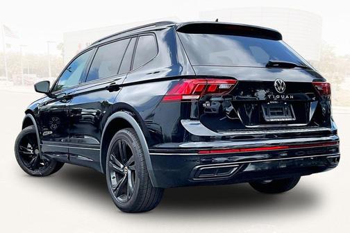 Deep Black 2023 Volkswagen Tiguan 2.0T SE R-Line Black