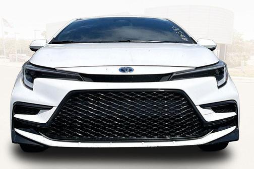 Ice Cap 2024 Toyota Corolla Hybrid SE