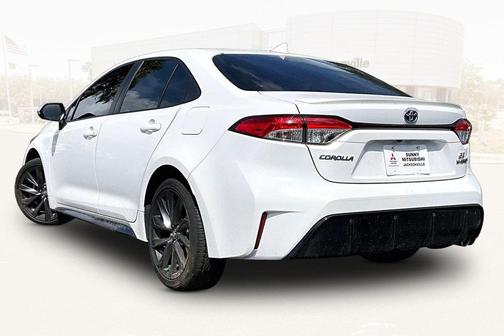 Ice Cap 2024 Toyota Corolla Hybrid SE