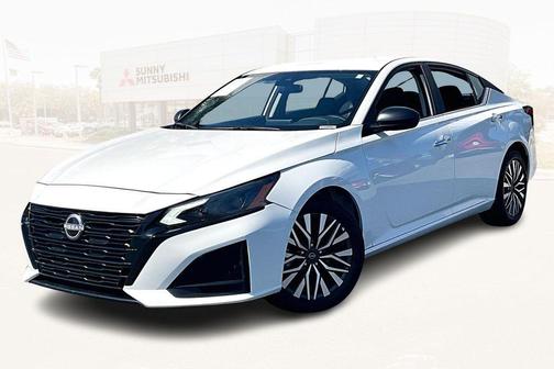 Glacier White 2025 Nissan Altima 2.5 SV