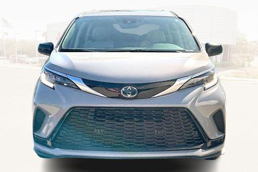 2024 Toyota Sienna XSE 7 Passenger