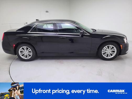Black 2018 Chrysler 300 Touring L