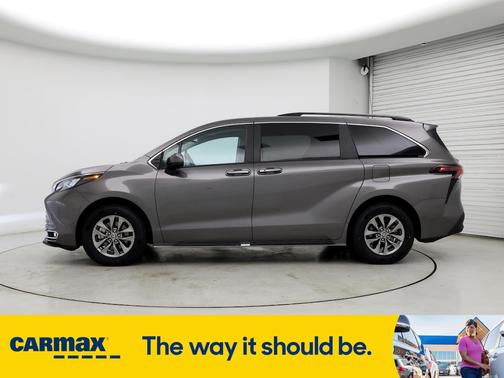 2024 Toyota Sienna XLE