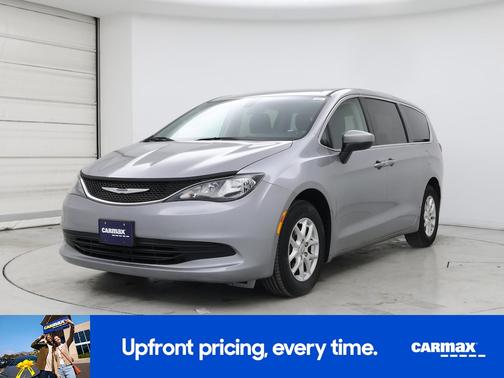 2020 Chrysler Voyager LX