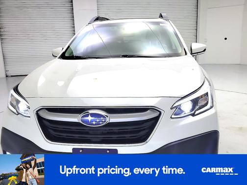 White 2022 Subaru Outback Limited XT
