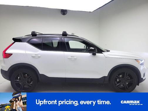 White 2019 Volvo XC40 T4 R-Design