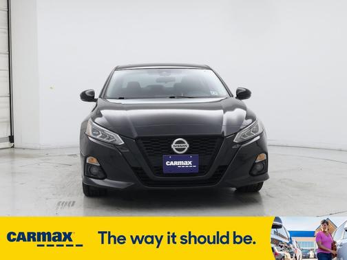 2022 Nissan Altima SR