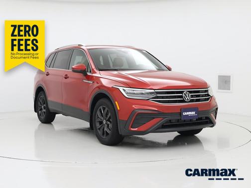 Red 2024 Volkswagen Tiguan SE