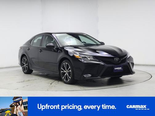 Black 2019 Toyota Camry SE