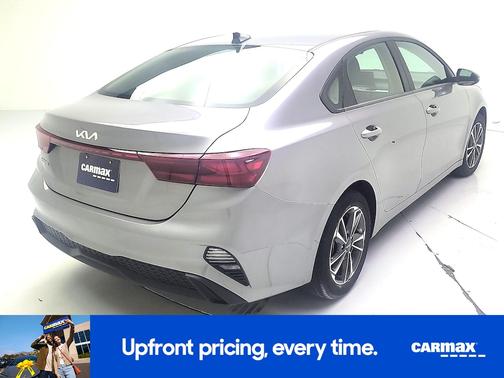 Gray 2024 Kia Forte LXS