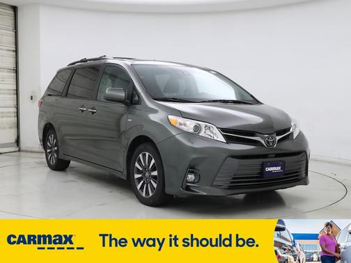 2018 Toyota Sienna XLE