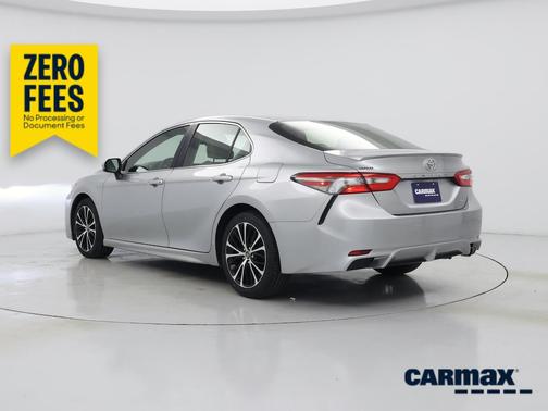 Silver 2018 Toyota Camry SE